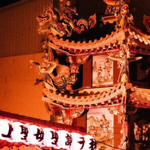 點光明燈的意義：內在心燈，照亮靈魂