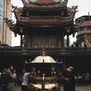 光明燈數量無限制，誠心祈願方為要